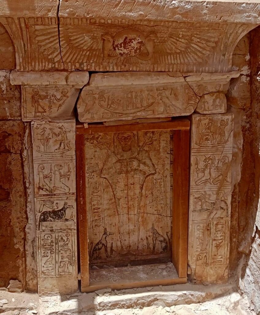 Roman Pyramid Tomb with Rare Amduat Scene Discovered in Egypt’s Dakhla Oasis
